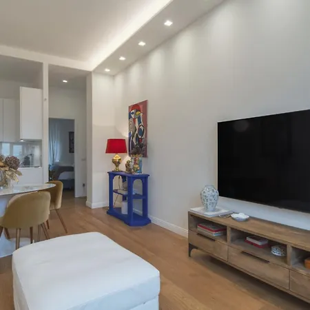 Easylife - Colore E Design In Repubblica 아파트